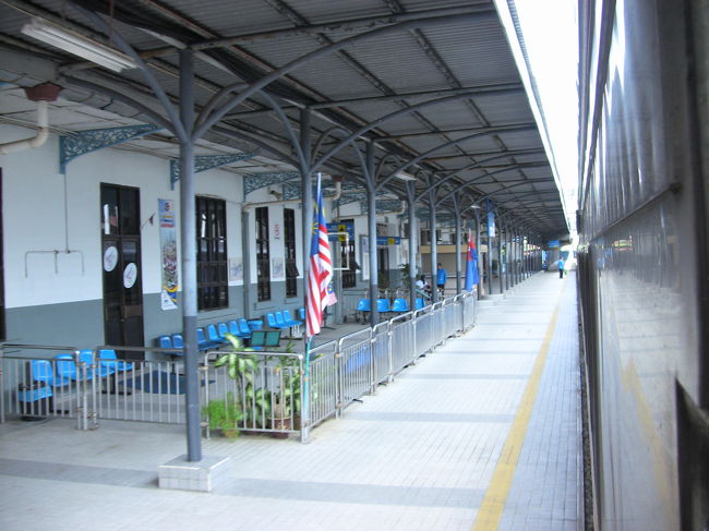 ジョホールバル駅構内です。