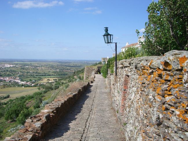 西側の道。<br />