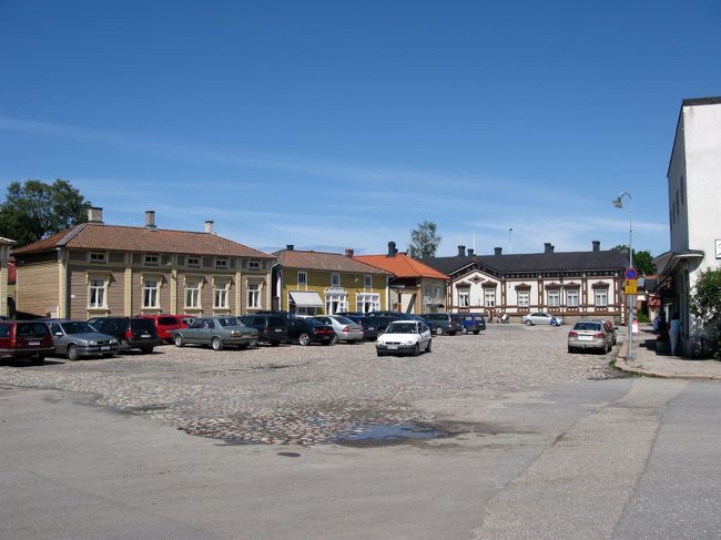 Karatori（魚広場）にでる．このあたりが最も古い町と，14世紀には町ができていた．