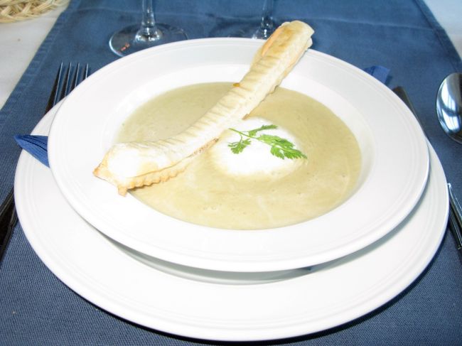 スープはなすのスープ（munakoskeitto)だが美味しかった．