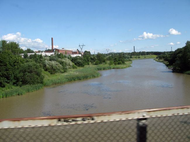 昨年9月にもう一人の友人と散歩したAura川，Turku大学の近く