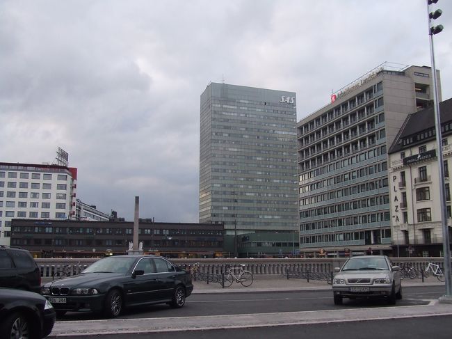 目の前にそびえ建つはラディソンSASロイヤル。<br />最終日のお楽しみ。