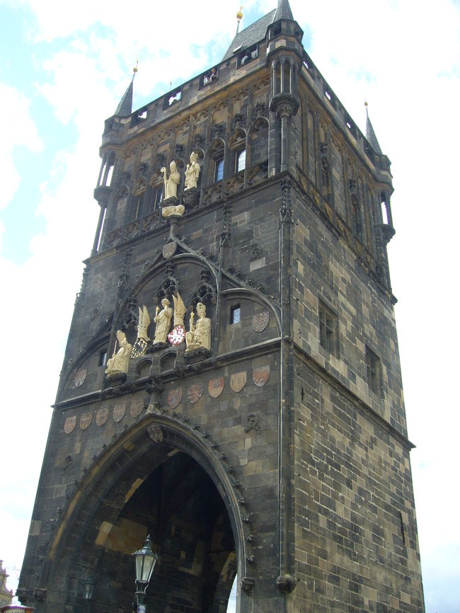 カレル橋近くの見張り塔のようなタワー。