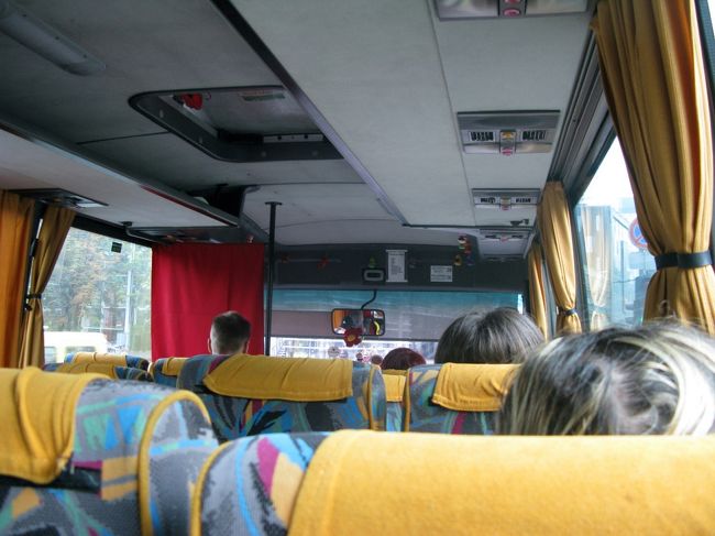 ずっとラジオが少し大きめにかけられていた．すこしそうぞうしい．