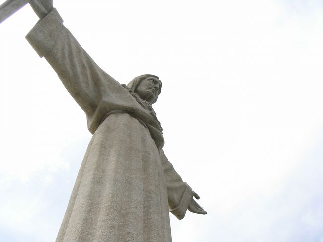 ブラジルのキリスト像に触発されて作ったそうです。