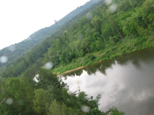 Gauja川をわたる．この川を境に僧正領と騎士団領が対峙していた．