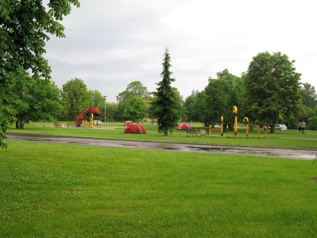 ロープウェイ前の公園．雨はこの時やんでいたのでSigulda城址まであるくことにした．