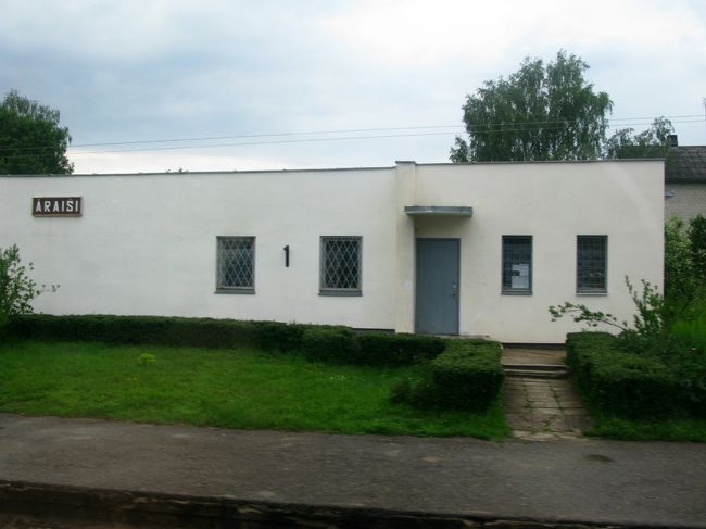 Cesis 一つ手前のAraisi駅，あと9ｋｍ11分でCesisだ．