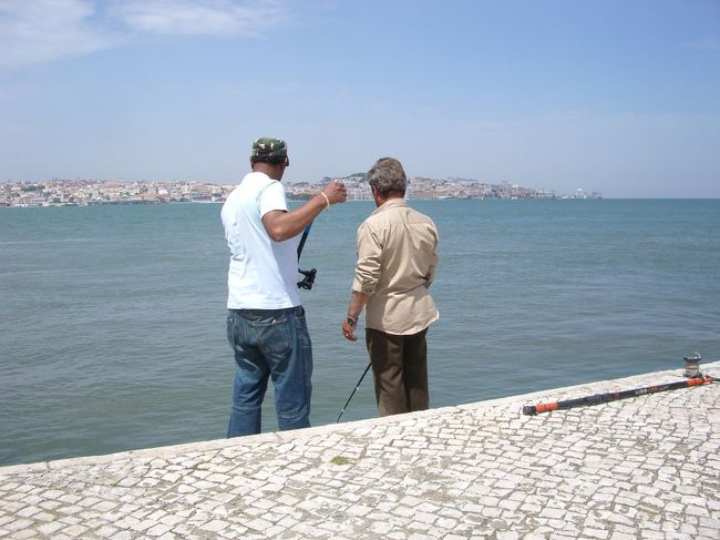 釣りをしている人を沢山みかけました。<br />