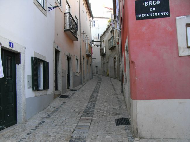 サン・ジョルジェ城を後にし、<br />アルファマへ。