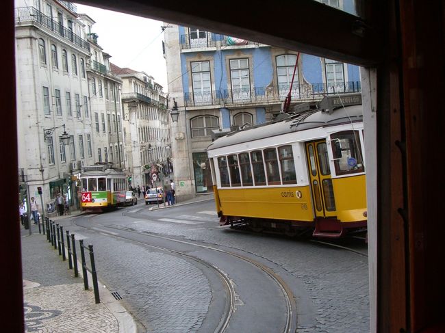 リスボンに戻り、市電２８番に乗って行ったり来たり。<br />２８番は景色がころころと変わるんで、おもしろいです！<br />