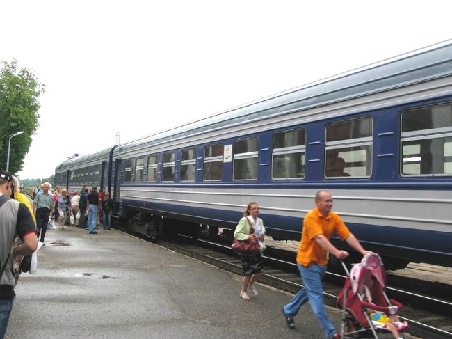 Cesisまで40km，43分，ほぼ定刻の1545着，多くの乗客が降りた．乗客はこの時間でもありほとんど地元の人．