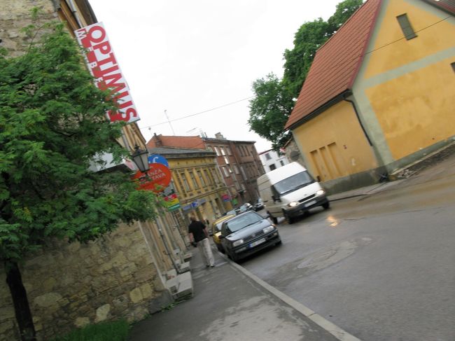 Rigas通りを教会に向かう．