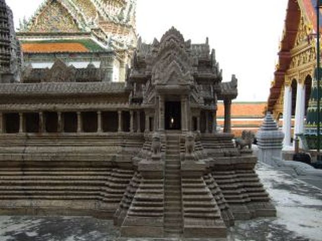 カンボジアのアンコールワットの模型だそうです。<br />いつか行ってみたいな♪