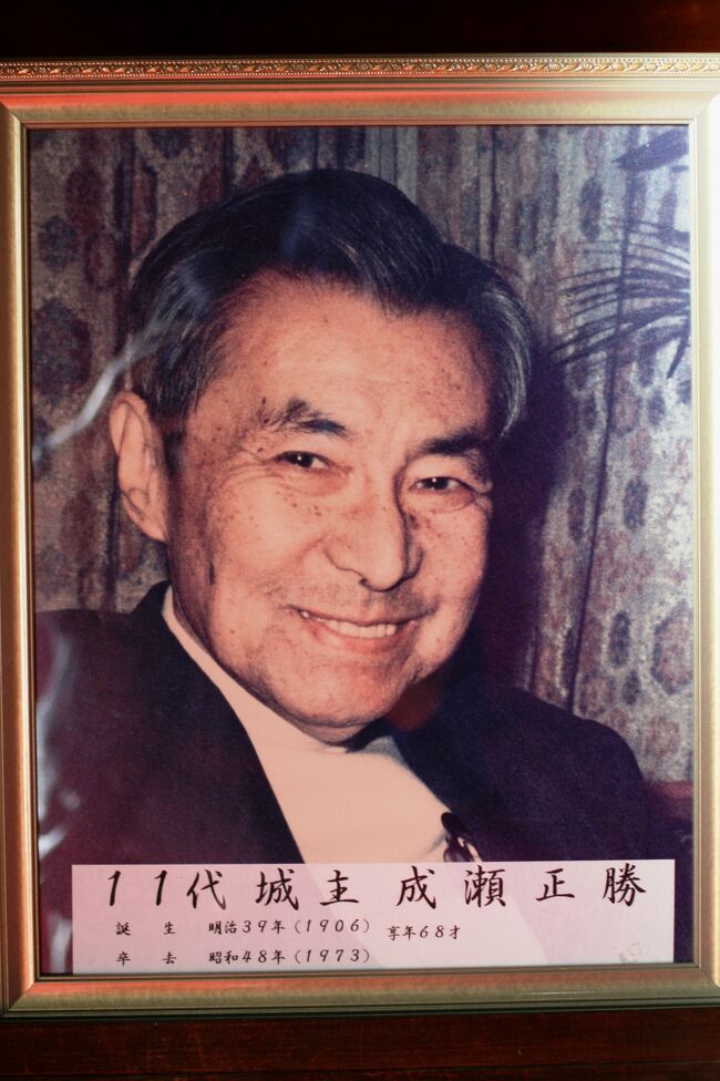 2008盛夏、国宝・犬山城(2):天守に入場しての見学、歴代城主の肖像画と写真、木曽川と周辺の光景