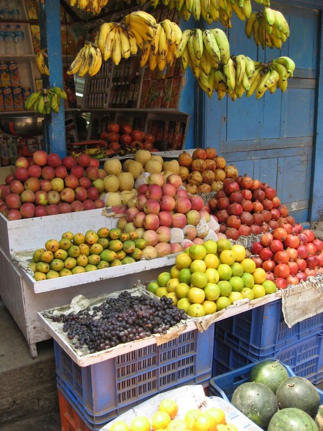 フレッシュジュース屋。<br />お腹下さないか心配でしたが飲んじゃいました。自分が飲んだのはザクロのジュース。味は・・・青臭く正直おいしくは無かったですね。