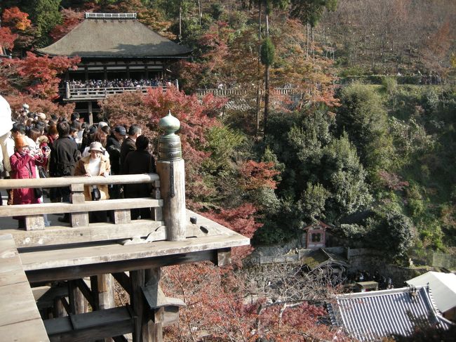 清水寺です。<br />人いすぎだからっ！！<br />ってそのうちの１人が自分なんだけど。