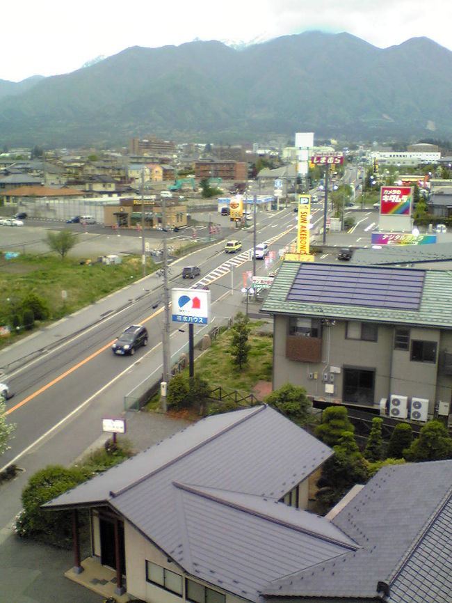 <br />　ホテルの部屋から駒ヶ根インター方面を望んで