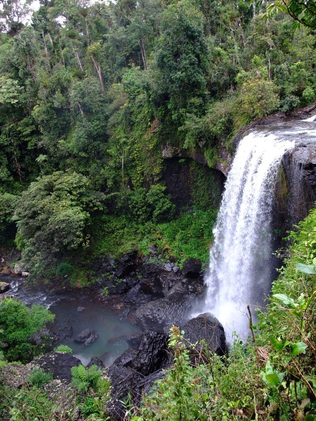 ZILLIE FALLS<br /><br />上からしか見られませんでしたが、<br />大きくてここもステキでした。