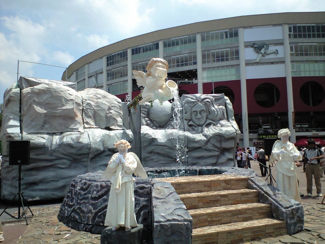 クリネックススタジアム☆<br /><br />すごいヨー！小さいディズーリゾートみたい☆<br /><br />ディズニーシーでこのパフォーマンス見た事あるもん♪