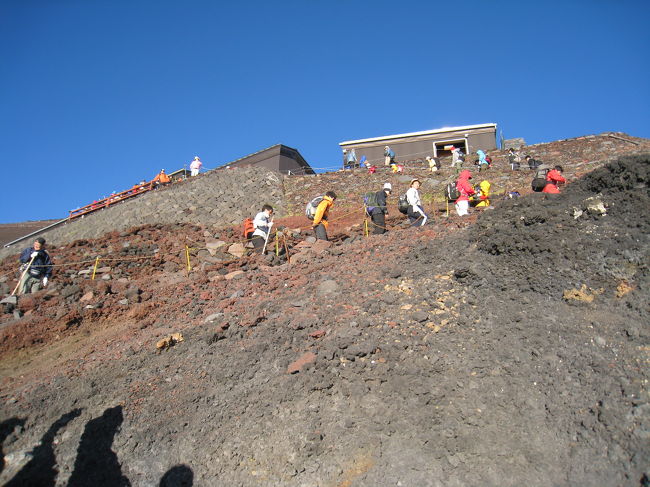 まだまだ頂上への道は長い。。