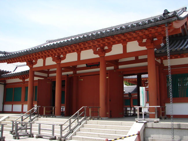 大宝蔵院と百済観音堂へ。夢違観音像，九面観音像，玉虫厨子，百済観音像など何度来ても飽きないところです。