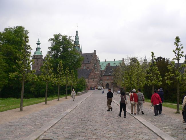 北シェラン島のクロンバボー城へ向う。