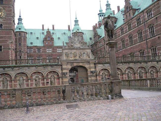 ルネッサンス様式のフレデリクスボー城<br />