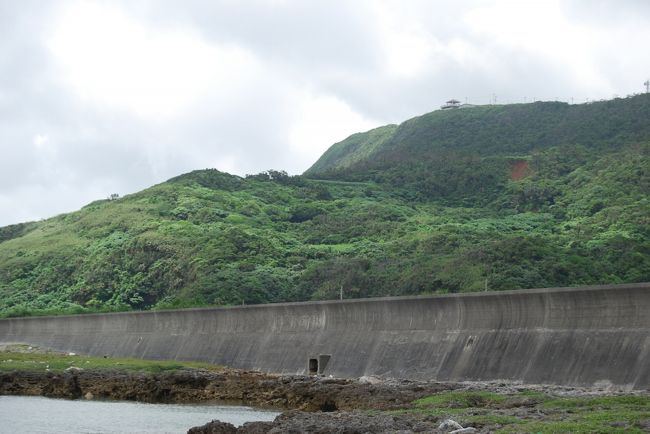 熱帯魚の家から見た比屋定バンタ