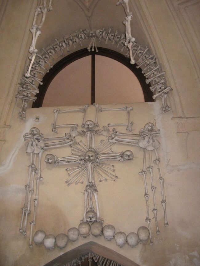 若干の悪ふざけ感がありますが、とにかくすごいです。