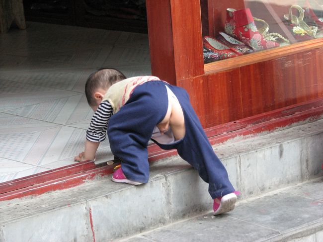 中国 オファー 尻の開いた服 子供