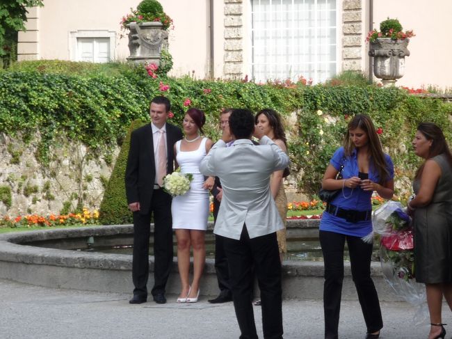 ウェディングでも人気らしく、<br />ちょうど、新婚さんカップルが記念撮影をしておりました♪