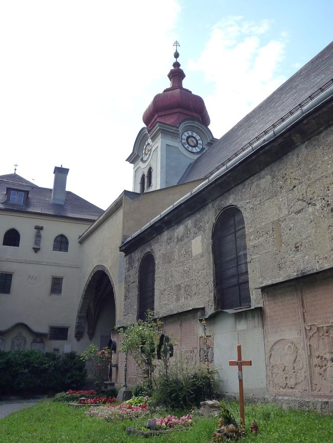 シンボルマーク（？）の赤いお屋根