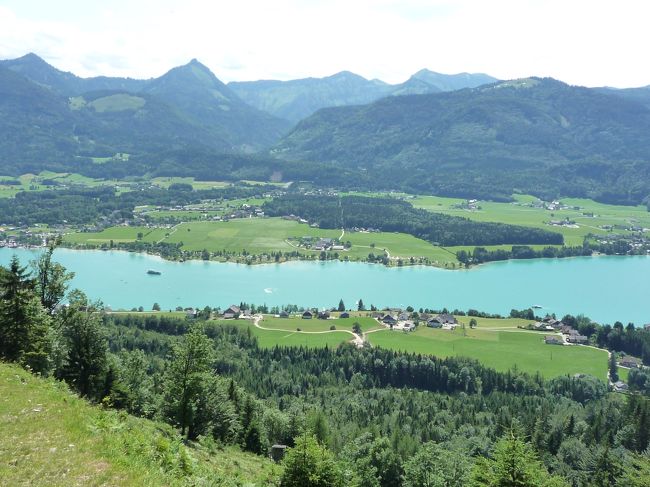 車窓からの眺め<br /><br />たぶんモント湖ではないかと・・・。