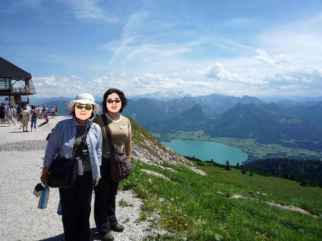 到着！<br /><br />いや〜、最高の天気です☆<br /><br />下に見えるはボルフガング湖かしら・・・。