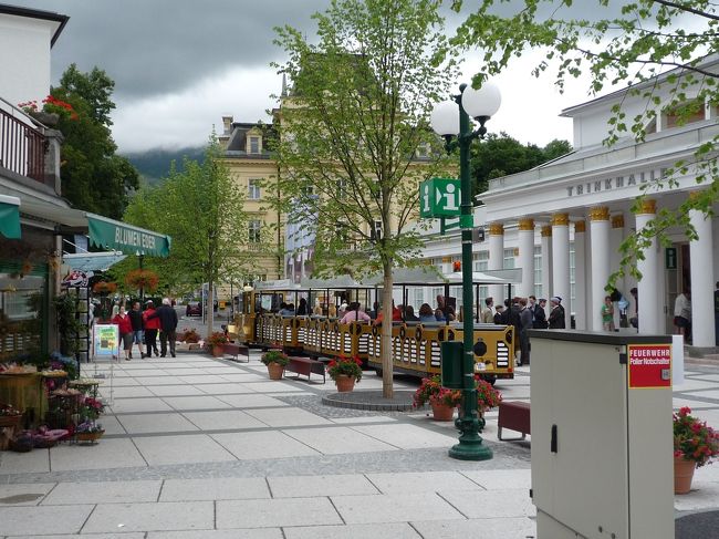 町に観光列車が走ってました。<br />なかなか可愛らしい車両です☆