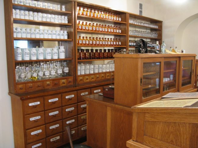 どこも同じような感じ，古今東西雰囲気は似る．