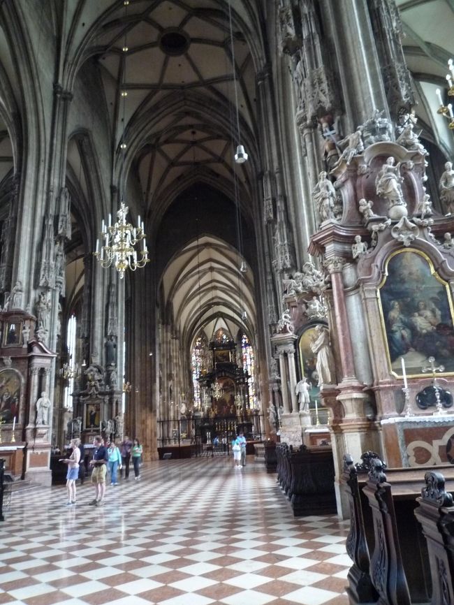 寺院の内部です。