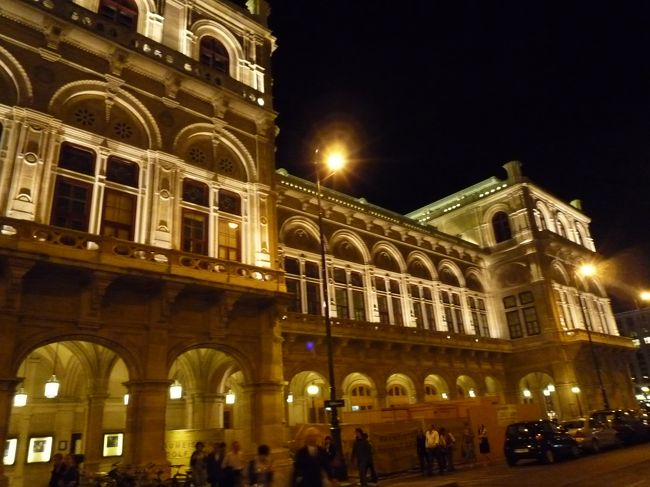 さてさて、ながーい旅行も今夜で終わり、<br />明日はいよいよ帰国です。<br /><br />