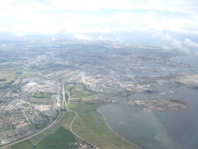 スウェーデンマルメの上空．旧市内もなんとか視認できる．