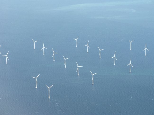 風力発電が増えてきた．スウェーデン沖．