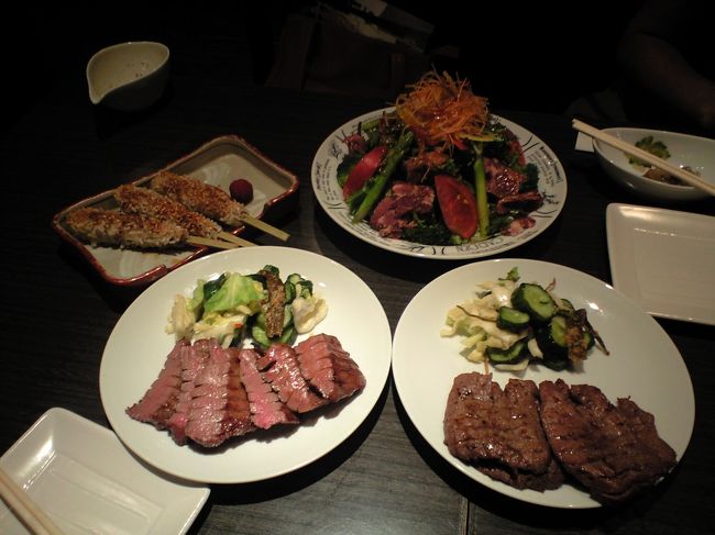 えー、、<br />左奥、絶品！牛タンつくね<br />右奥、牛タンスモーク<br />左前、これまた絶品　牛タン‘極み’<br />右前、ふつーの牛タン<br /><br />これプラス<br />テールスープの牛タン三昧をしましたよー。<br /><br />店員サンオススメしてくれた、牛タンつくねがメチャうまでした！！！<br />ありがとうございましたー！