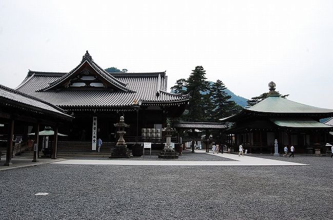 西院の御影堂（みえどう）と呼ばれる大師堂。<br />御影堂は、礼堂、中殿、供養殿、奥殿があり、大師は奥殿で誕生したと言われている。<br /><br /><br />☆おしまい☆