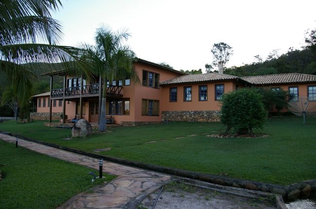 今回宿泊させていただいた別荘。エアコンなんて無くても涼しい。暑ければ川に入れば涼しくなるととっても原始的ではあるがある意味とっても贅沢な時間