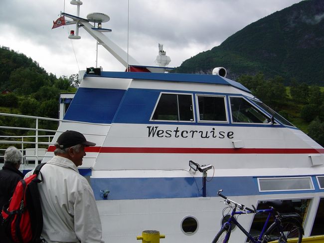 ここから船に乗りました。