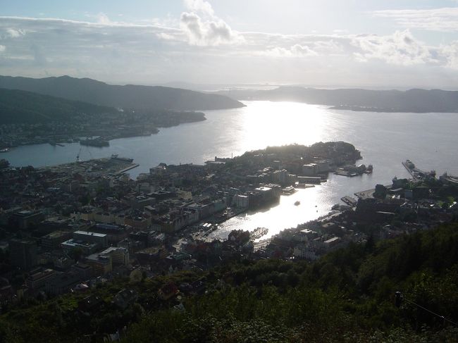 フロイエン山から眺めたベルゲンの夕景