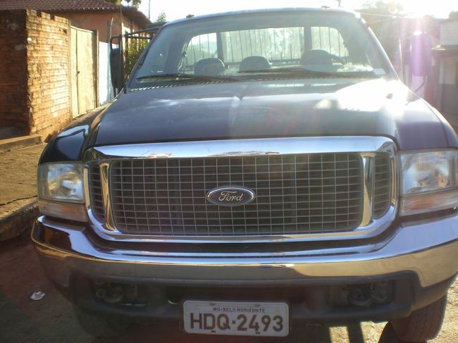 このトラックで山を登っていきます