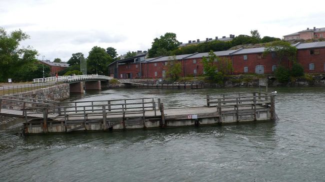 【港と島を結ぶ橋】