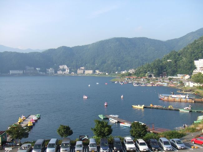 ホテルの部屋はレイクビューでした。<br /><br />間際プランという安いプランなのに、<br />部屋食でこのビューはとてもお得です。<br />部屋も新しくきれいでした。<br /><br />花水庭おおや<br />http://www.kasuitei-ooya.co.jp/