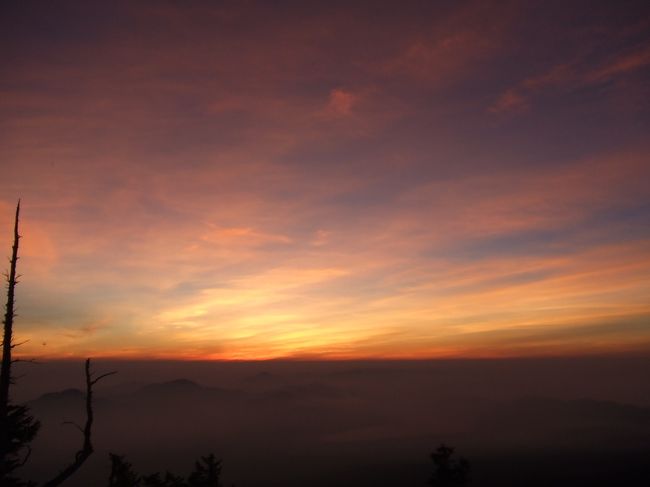 まだ太陽は出てきません。